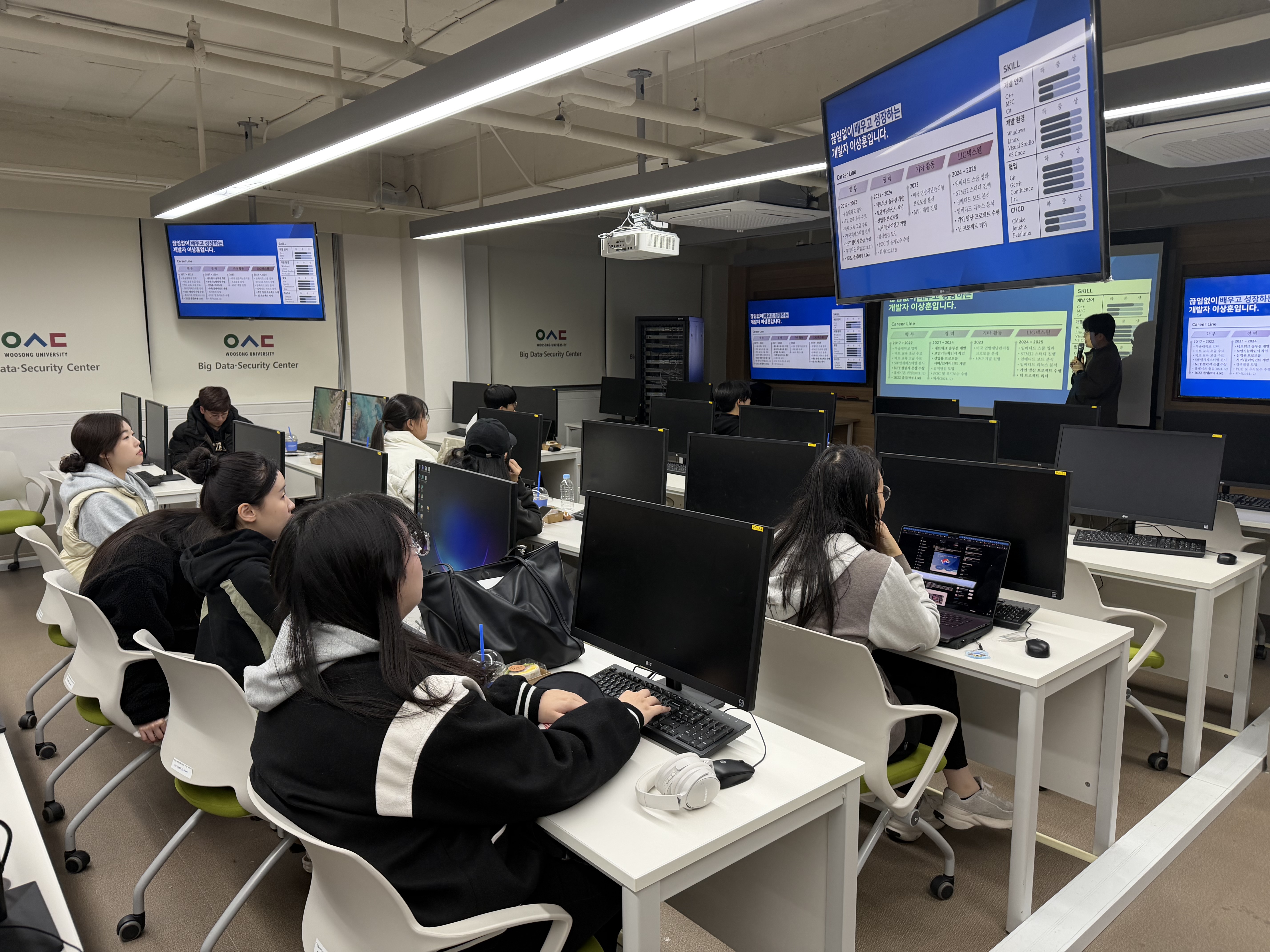 소프트웨어학부  졸업생 네트워크 프로그램